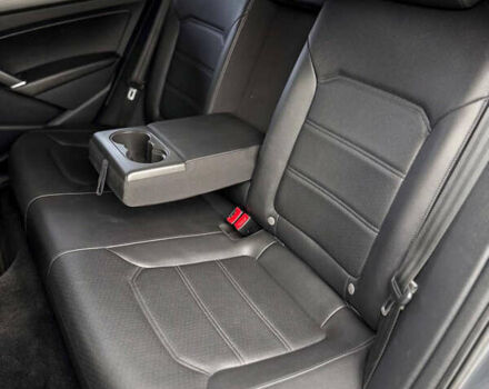 Сірий Фольксваген Пассат, об'ємом двигуна 1.8 л та пробігом 176 тис. км за 11799 $, фото 14 на Automoto.ua