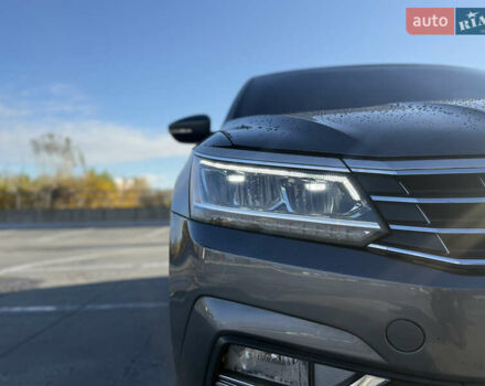 Сірий Фольксваген Пассат, об'ємом двигуна 1.8 л та пробігом 193 тис. км за 15000 $, фото 10 на Automoto.ua