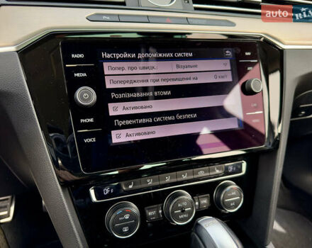 Серый Фольксваген Пассат, объемом двигателя 1.97 л и пробегом 215 тыс. км за 23500 $, фото 21 на Automoto.ua