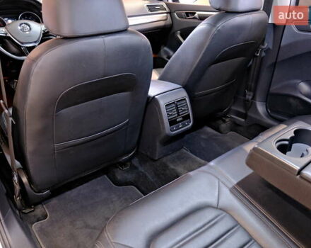 Серый Фольксваген Пассат, объемом двигателя 1.8 л и пробегом 180 тыс. км за 14800 $, фото 31 на Automoto.ua