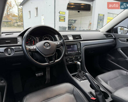 Серый Фольксваген Пассат, объемом двигателя 1.8 л и пробегом 255 тыс. км за 12500 $, фото 35 на Automoto.ua