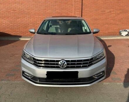 Серый Фольксваген Пассат, объемом двигателя 1.8 л и пробегом 120 тыс. км за 9200 $, фото 2 на Automoto.ua