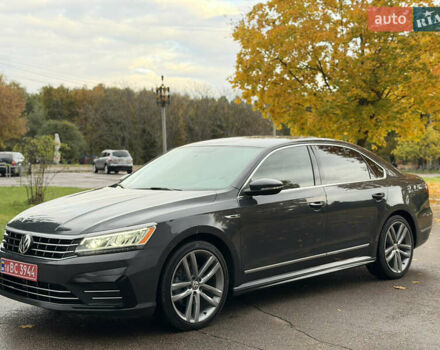 Серый Фольксваген Пассат, объемом двигателя 1.8 л и пробегом 189 тыс. км за 11800 $, фото 13 на Automoto.ua