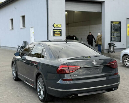 Серый Фольксваген Пассат, объемом двигателя 1.8 л и пробегом 255 тыс. км за 12500 $, фото 16 на Automoto.ua