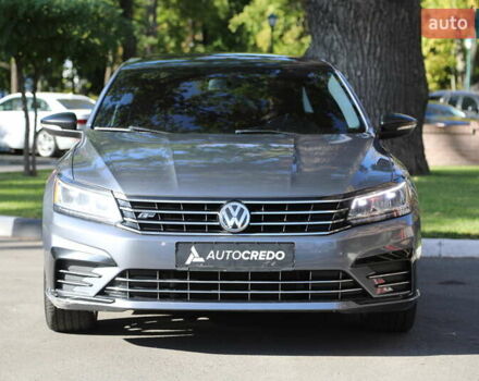 Серый Фольксваген Пассат, объемом двигателя 1.8 л и пробегом 73 тыс. км за 15500 $, фото 1 на Automoto.ua