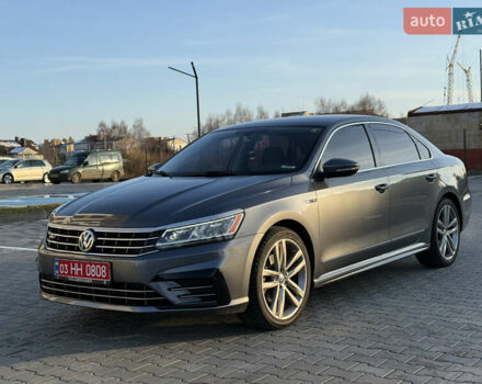 Сірий Фольксваген Пассат, об'ємом двигуна 1.8 л та пробігом 235 тис. км за 13850 $, фото 1 на Automoto.ua