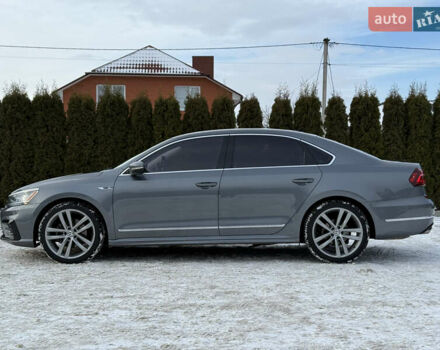 Серый Фольксваген Пассат, объемом двигателя 1.8 л и пробегом 236 тыс. км за 13200 $, фото 3 на Automoto.ua