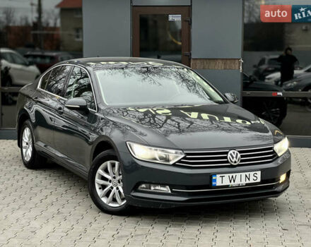 Серый Фольксваген Пассат, объемом двигателя 2 л и пробегом 171 тыс. км за 17300 $, фото 2 на Automoto.ua