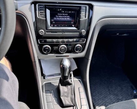 Серый Фольксваген Пассат, объемом двигателя 1.8 л и пробегом 149 тыс. км за 11900 $, фото 16 на Automoto.ua