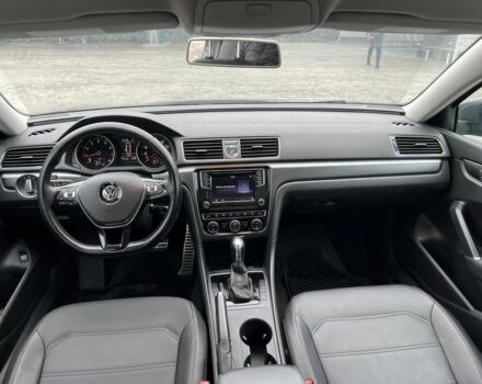 Сірий Фольксваген Пассат, об'ємом двигуна 1.8 л та пробігом 174 тис. км за 12900 $, фото 4 на Automoto.ua