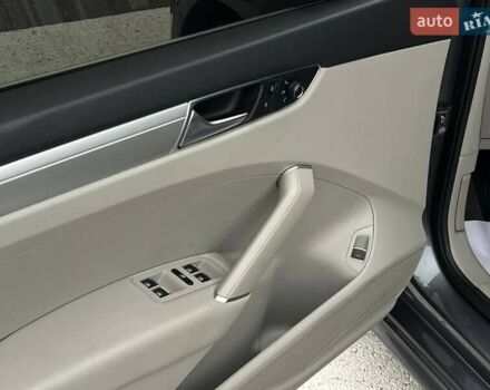 Сірий Фольксваген Пассат, об'ємом двигуна 1.8 л та пробігом 145 тис. км за 11700 $, фото 9 на Automoto.ua