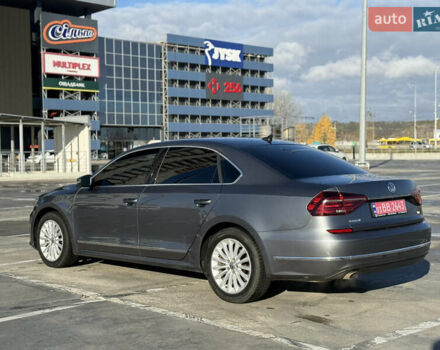 Сірий Фольксваген Пассат, об'ємом двигуна 1.8 л та пробігом 193 тис. км за 15000 $, фото 4 на Automoto.ua