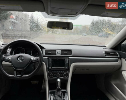 Серый Фольксваген Пассат, объемом двигателя 1.8 л и пробегом 189 тыс. км за 11800 $, фото 49 на Automoto.ua