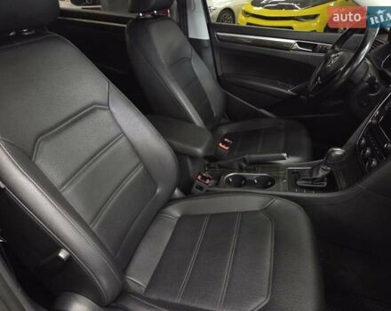 Сірий Фольксваген Пассат, об'ємом двигуна 2 л та пробігом 195 тис. км за 13699 $, фото 3 на Automoto.ua