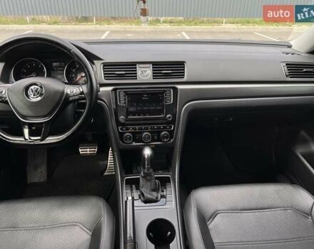 Серый Фольксваген Пассат, объемом двигателя 1.8 л и пробегом 219 тыс. км за 11500 $, фото 31 на Automoto.ua