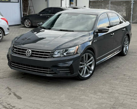 Серый Фольксваген Пассат, объемом двигателя 1.8 л и пробегом 255 тыс. км за 12500 $, фото 21 на Automoto.ua