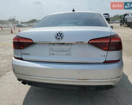 Серый Фольксваген Пассат, объемом двигателя 1.8 л и пробегом 126 тыс. км за 2800 $, фото 5 на Automoto.ua