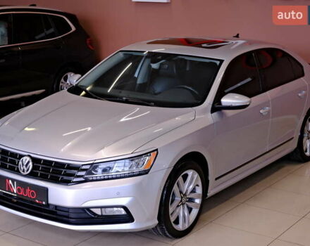 Серый Фольксваген Пассат, объемом двигателя 1.8 л и пробегом 180 тыс. км за 14800 $, фото 2 на Automoto.ua