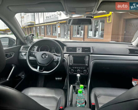 Серый Фольксваген Пассат, объемом двигателя 1.8 л и пробегом 137 тыс. км за 15000 $, фото 13 на Automoto.ua