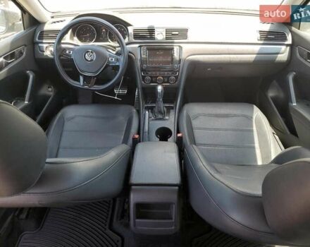 Сірий Фольксваген Пассат, об'ємом двигуна 1.8 л та пробігом 154 тис. км за 3000 $, фото 7 на Automoto.ua