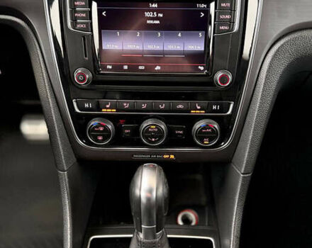 Сірий Фольксваген Пассат, об'ємом двигуна 1.8 л та пробігом 176 тис. км за 11799 $, фото 24 на Automoto.ua