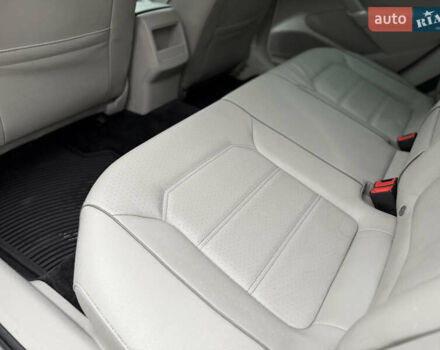 Серый Фольксваген Пассат, объемом двигателя 1.8 л и пробегом 189 тыс. км за 11800 $, фото 63 на Automoto.ua