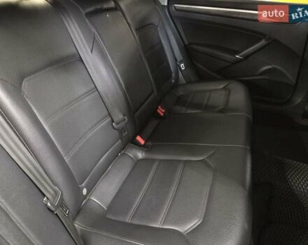 Сірий Фольксваген Пассат, об'ємом двигуна 2 л та пробігом 195 тис. км за 13699 $, фото 10 на Automoto.ua