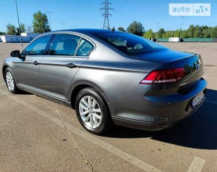 Серый Фольксваген Пассат, объемом двигателя 1.6 л и пробегом 260 тыс. км за 15100 $, фото 2 на Automoto.ua