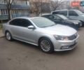 Серый Фольксваген Пассат, объемом двигателя 1.8 л и пробегом 210 тыс. км за 16000 $, фото 2 на Automoto.ua