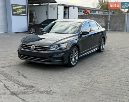 Серый Фольксваген Пассат, объемом двигателя 1.8 л и пробегом 255 тыс. км за 12500 $, фото 3 на Automoto.ua