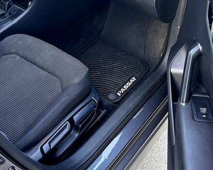 Сірий Фольксваген Пассат, об'ємом двигуна 2 л та пробігом 174 тис. км за 10900 $, фото 5 на Automoto.ua