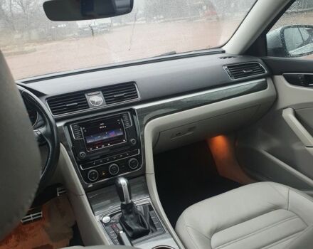 Серый Фольксваген Пассат, объемом двигателя 1.8 л и пробегом 200 тыс. км за 11999 $, фото 4 на Automoto.ua