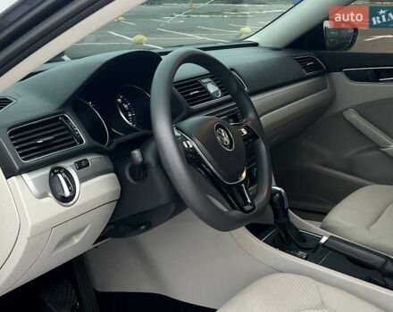 Сірий Фольксваген Пассат, об'ємом двигуна 1.8 л та пробігом 145 тис. км за 11700 $, фото 11 на Automoto.ua