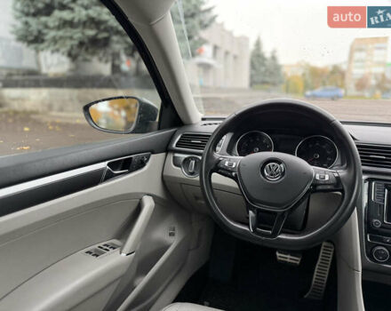 Серый Фольксваген Пассат, объемом двигателя 1.8 л и пробегом 189 тыс. км за 11800 $, фото 43 на Automoto.ua