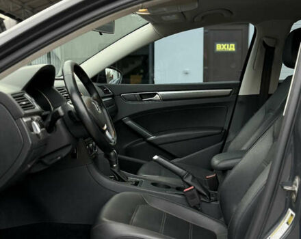 Серый Фольксваген Пассат, объемом двигателя 1.8 л и пробегом 255 тыс. км за 12500 $, фото 32 на Automoto.ua