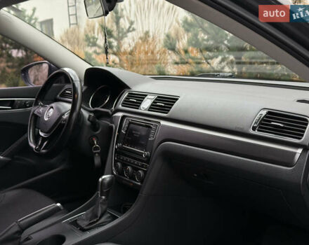 Фольксваген Пассат 2017 в Луцке на Automoto.ua Серый Фольксваген Пассат, объемом двигателя 1.8 л и пробегом 234 тыс. км за 14300 $, фото 11 на Automoto.ua