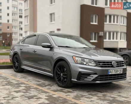 Серый Фольксваген Пассат, объемом двигателя 1.8 л и пробегом 128 тыс. км за 13800 $, фото 2 на Automoto.ua