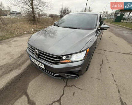 Серый Фольксваген Пассат, объемом двигателя 1.78 л и пробегом 158 тыс. км за 13000 $, фото 1 на Automoto.ua