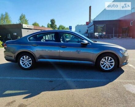 Серый Фольксваген Пассат, объемом двигателя 1.6 л и пробегом 260 тыс. км за 15100 $, фото 9 на Automoto.ua