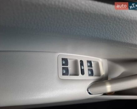 Сірий Фольксваген Пассат, об'ємом двигуна 1.8 л та пробігом 178 тис. км за 15000 $, фото 13 на Automoto.ua