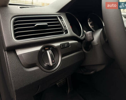 Серый Фольксваген Пассат, объемом двигателя 1.8 л и пробегом 128 тыс. км за 13800 $, фото 13 на Automoto.ua