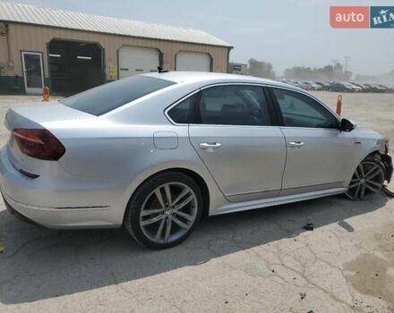 Серый Фольксваген Пассат, объемом двигателя 1.8 л и пробегом 126 тыс. км за 2800 $, фото 2 на Automoto.ua