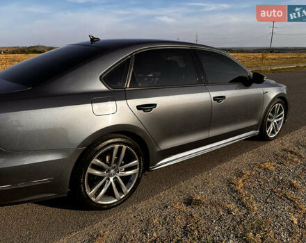 Серый Фольксваген Пассат, объемом двигателя 2 л и пробегом 139 тыс. км за 14500 $, фото 4 на Automoto.ua