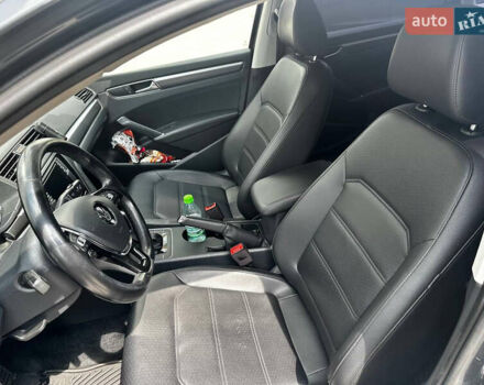 Серый Фольксваген Пассат, объемом двигателя 1.8 л и пробегом 137 тыс. км за 15000 $, фото 10 на Automoto.ua