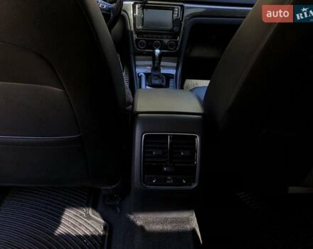 Сірий Фольксваген Пассат, об'ємом двигуна 1.8 л та пробігом 145 тис. км за 16300 $, фото 16 на Automoto.ua