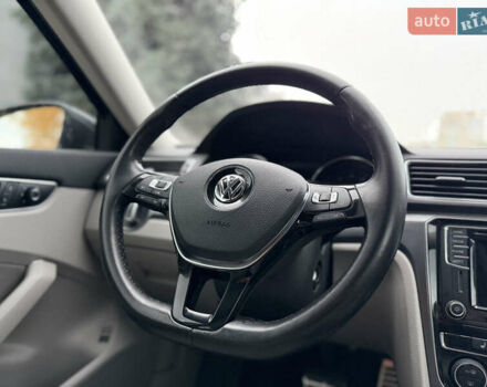 Серый Фольксваген Пассат, объемом двигателя 1.8 л и пробегом 189 тыс. км за 11800 $, фото 44 на Automoto.ua