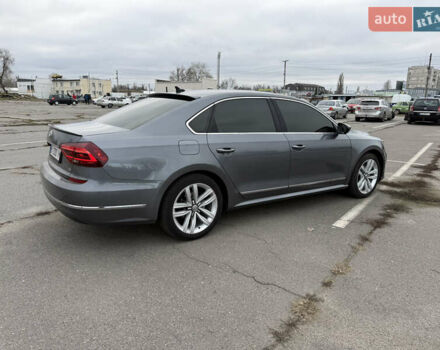 Серый Фольксваген Пассат, объемом двигателя 1.8 л и пробегом 200 тыс. км за 14300 $, фото 4 на Automoto.ua