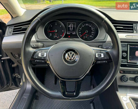 Сірий Фольксваген Пассат, об'ємом двигуна 1.6 л та пробігом 230 тис. км за 12500 $, фото 14 на Automoto.ua