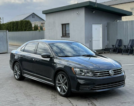 Серый Фольксваген Пассат, объемом двигателя 1.8 л и пробегом 255 тыс. км за 12500 $, фото 6 на Automoto.ua