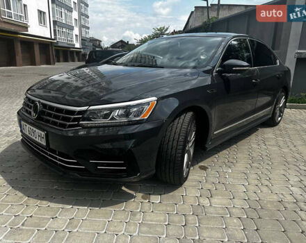 Серый Фольксваген Пассат, объемом двигателя 1.8 л и пробегом 137 тыс. км за 15000 $, фото 1 на Automoto.ua